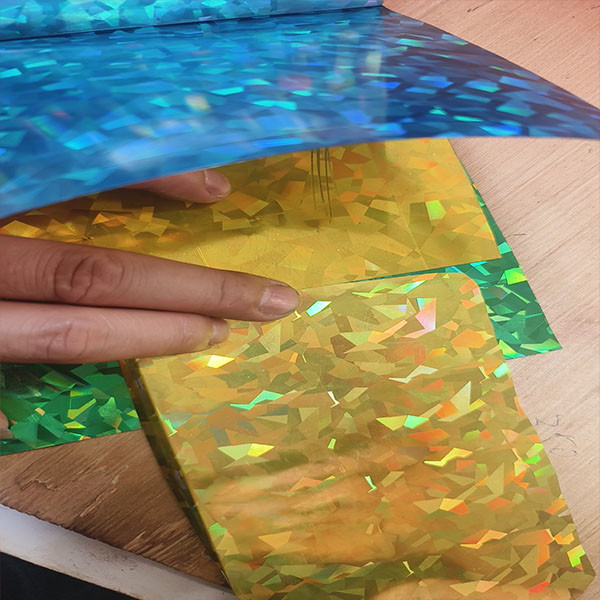 Profesyonel 180mic Pvc Lazer / Holografik Film İhracatçısı, Özel Lazer Evcil hayvan ve Pvc Metallized Lazer Ürünü kabul