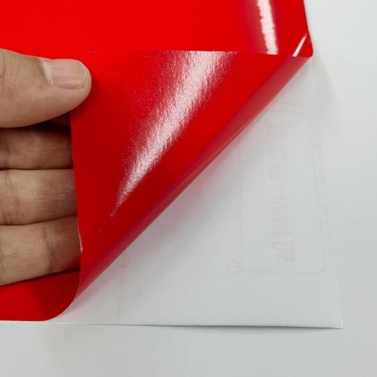 PVC kendi kendine yapışkan film rulo, araba gövdesi ve araba dekorasyonu için su geçirmez duvar çıkartması
